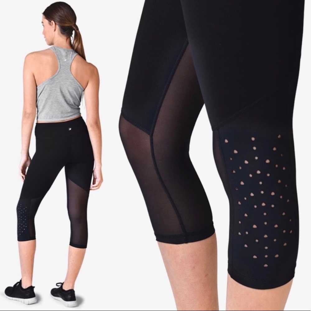 GLYDER Black Cutout Mesh Capri Crop Leggings Sz XS Logo Comfort Yoga Pilates